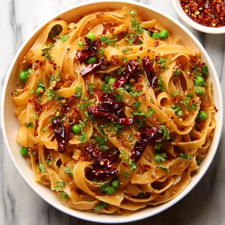 Spicy Garlic Chili Noodles: A Quick Flavor Explosion! Recipe